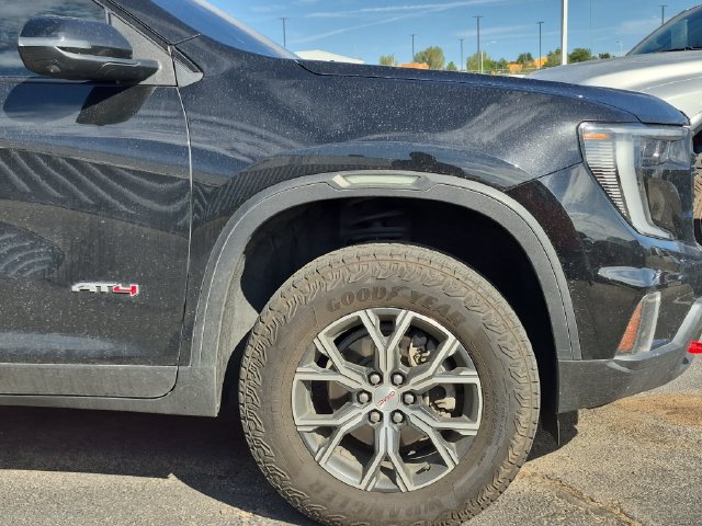 Used 2024 GMC Acadia AT4 w/ Luxury Package AWD/4WD image 10