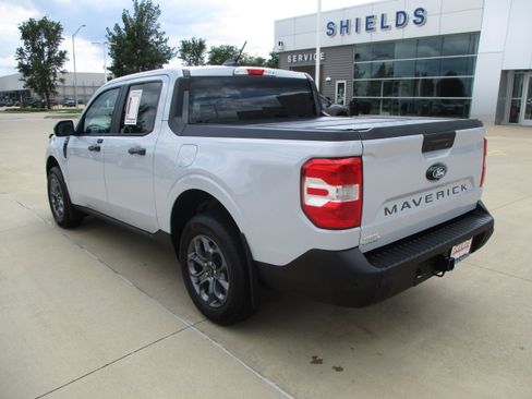 Used 2025 Ford Maverick XLT w/ Equipment Group 301A AWD/4WD image 4