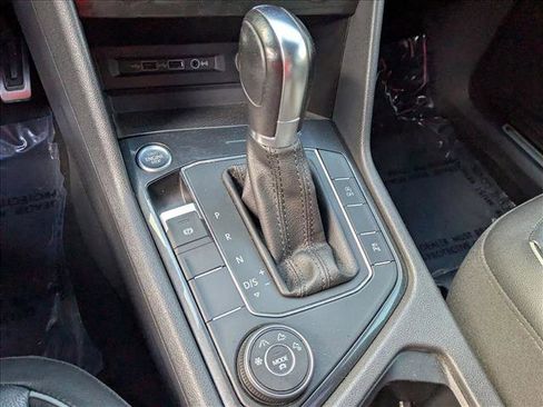Used 2019 Volkswagen Tiguan SEL Premium R-Line AWD/4WD image 12