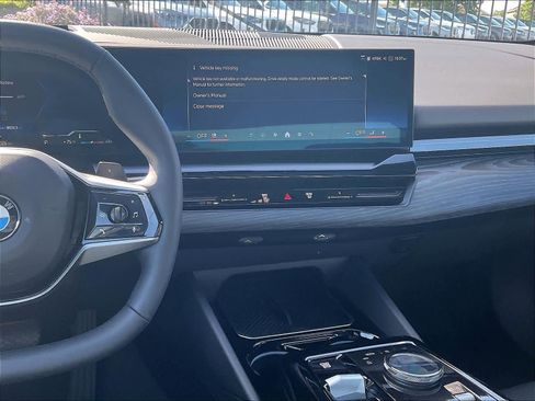 Used 2026 BMW 530i 530i w/ Premium Package image 9