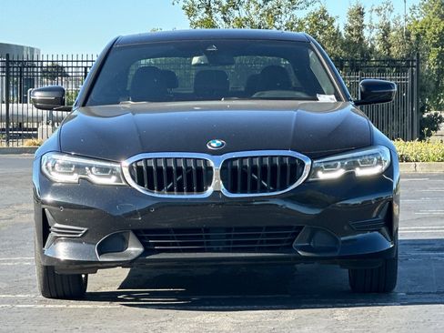 Used 2022 BMW 330i Sedan w/ Driving Assistance Package RWD image 9