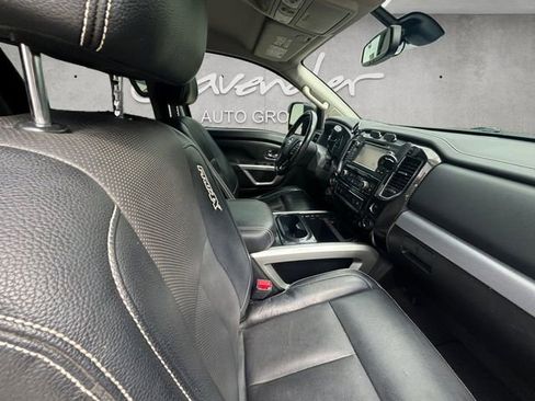 Used 2018 Nissan Titan PRO-4X w/ Pro-4x Convenience Package AWD/4WD image 30