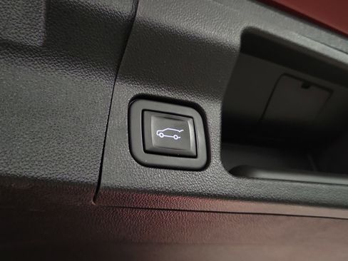 Used 2023 GMC Acadia SLT image 10