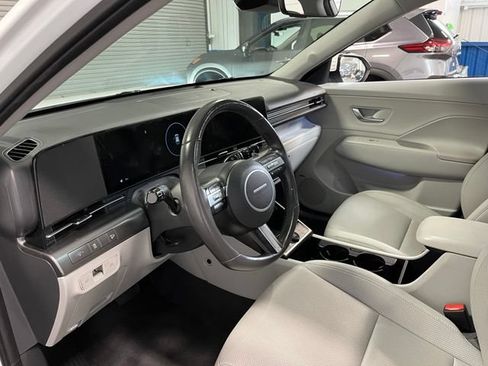 Used 2024 Hyundai Kona Limited FWD image 21