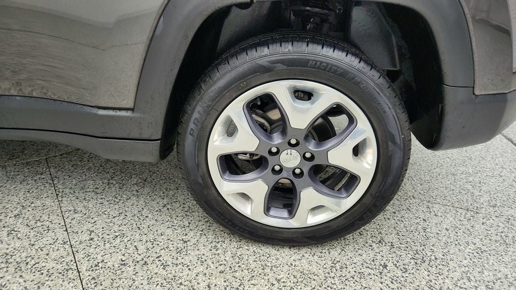 Used 2021 Jeep Compass Limited AWD/4WD image 9
