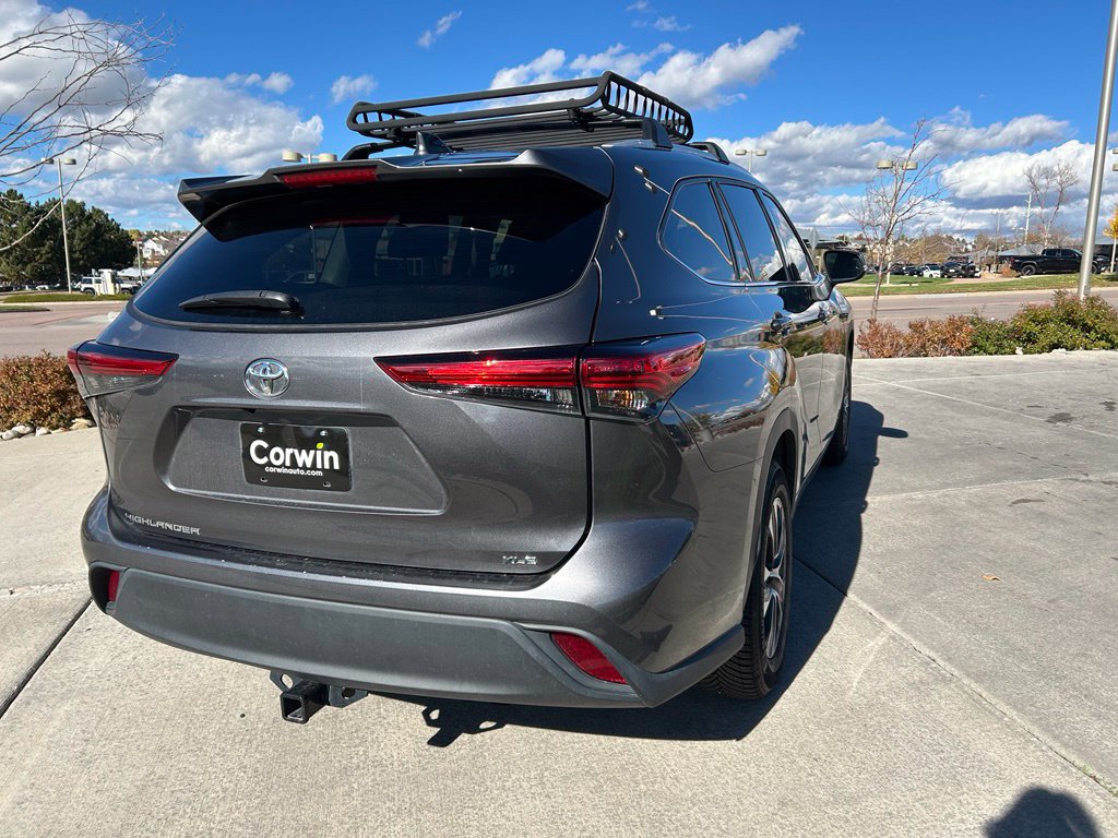 Used 2022 Toyota Highlander XLE FWD image 8