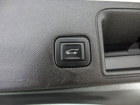 Certified 2023 GMC Terrain SLE w/ Driver Convenience Package FWD image 28