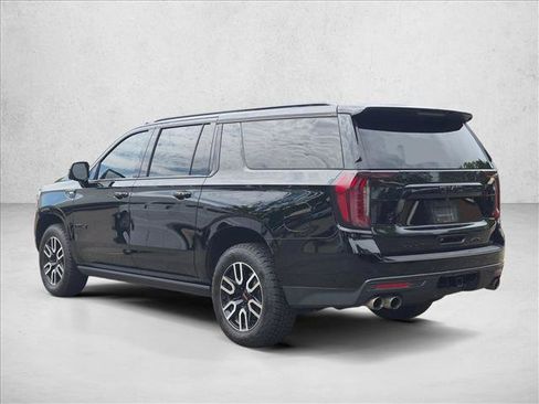 Used 2024 GMC Yukon XL AT4 w/ Technology Package AWD/4WD image 6
