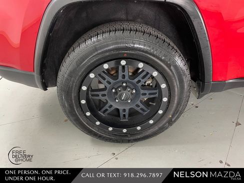 Used 2020 Jeep Grand Cherokee Trailhawk image 13