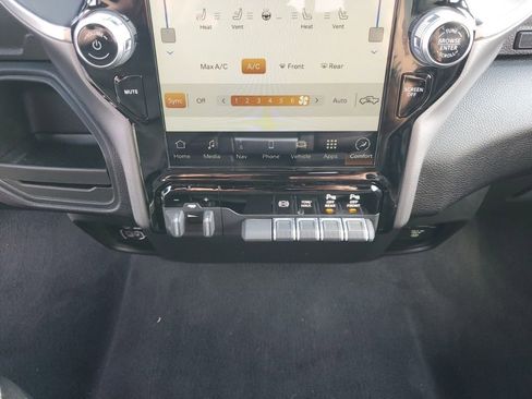 Used 2022 RAM 3500 Laramie w/ Night Edition image 38