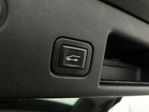 Used 2018 Chevrolet Equinox LT AWD/4WD image 31