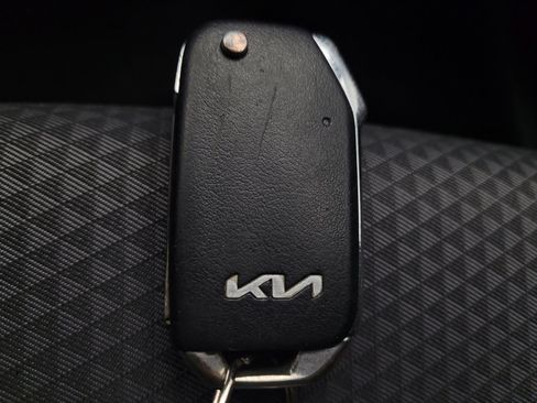 Used 2023 Kia Soul LX w/ LX Technology Package image 32