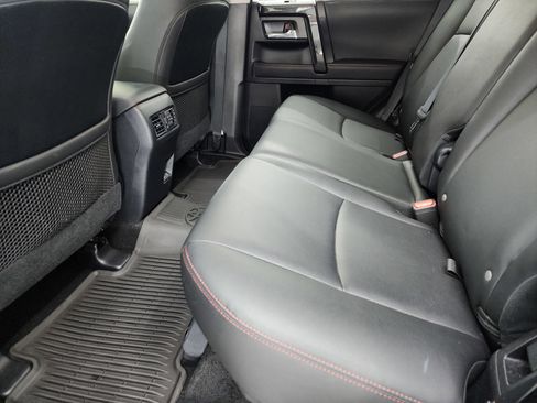 Used 2020 Toyota 4Runner Venture image 32