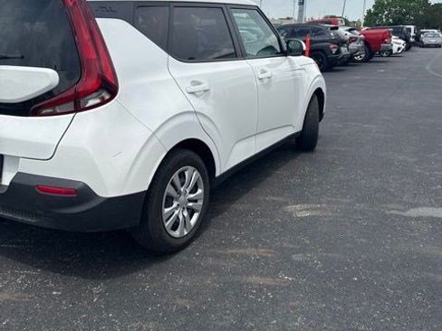 Used 2020 Kia Soul LX FWD image 5