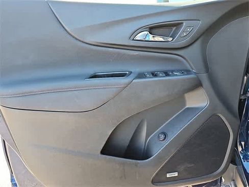 Used 2022 Chevrolet Equinox RS w/ RS Leather Package image 28