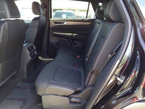 New 2026 Volkswagen Atlas Cross Sport SE image 11