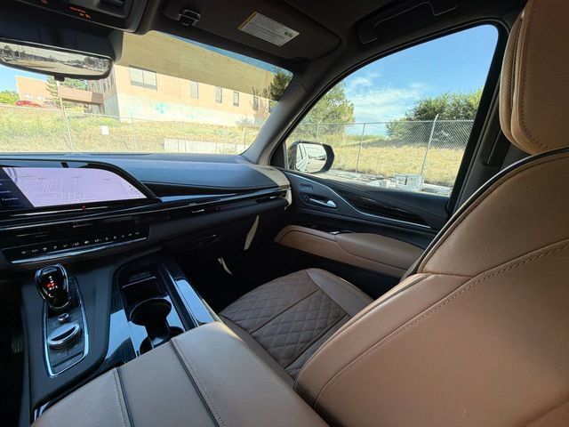 Used 2023 Cadillac Escalade Sport AWD/4WD image 13
