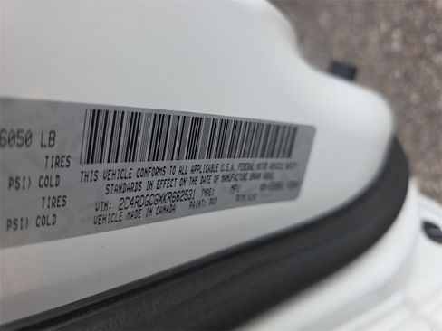 Used 2019 Dodge Grand Caravan SXT image 39