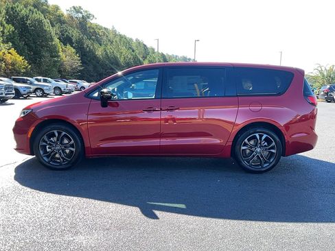 New 2026 Chrysler Pacifica Select FWD image 8