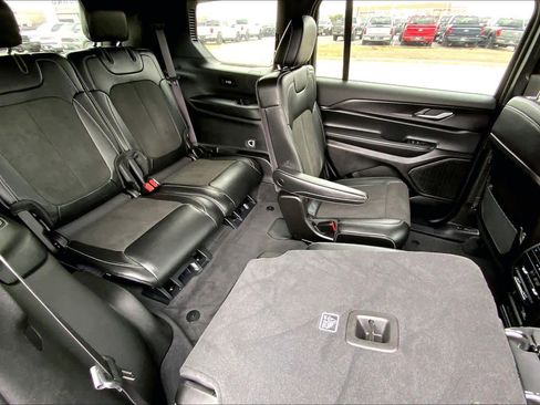 Certified 2025 Jeep Grand Cherokee L Altitude image 18