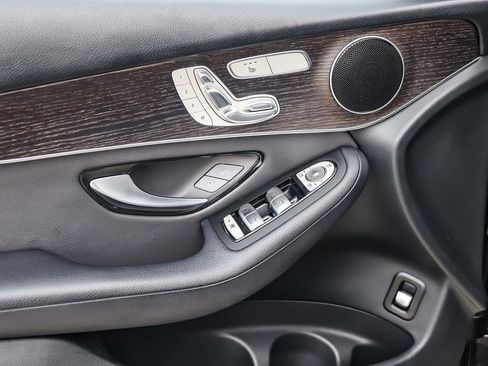 Used 2020 Mercedes-Benz GLC 300 image 19