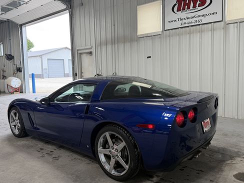 Used 2006 Chevrolet Corvette Coupe w/ Preferred Equipment Group RWD image 9