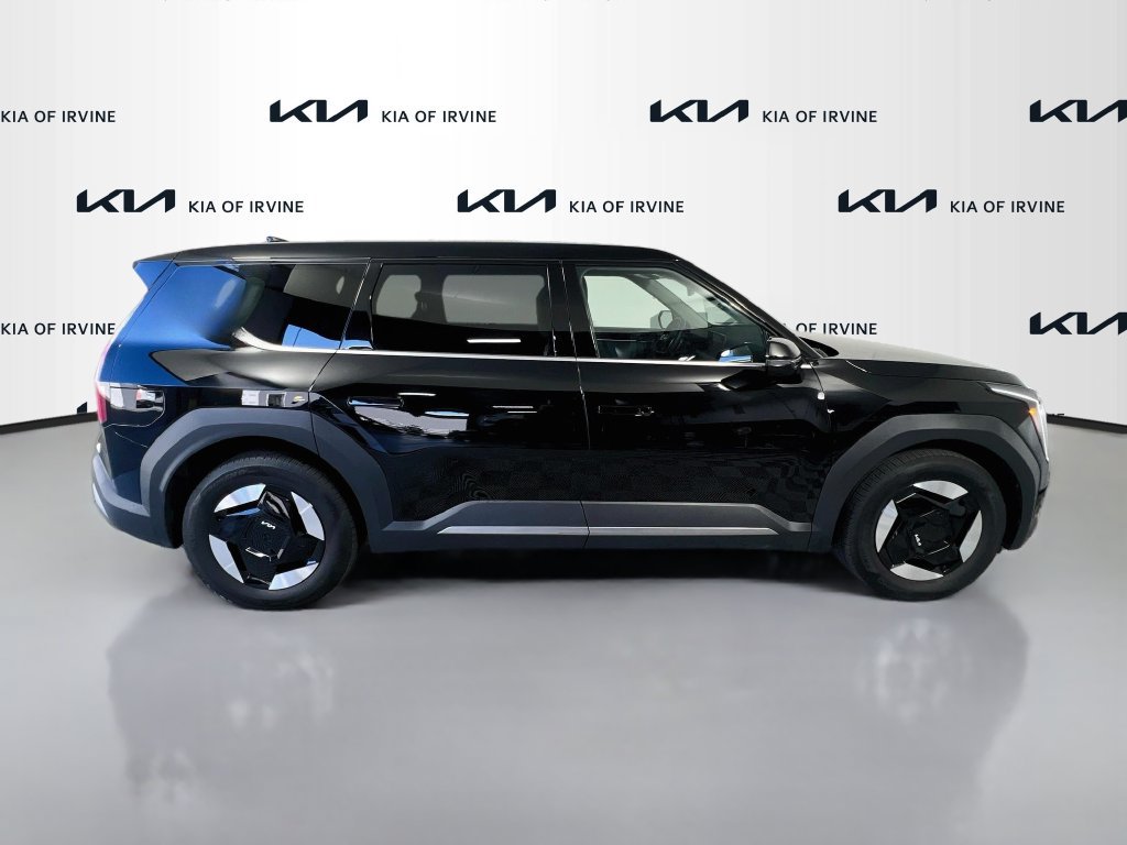 Certified 2024 Kia EV9 Light Long Range RWD image 10