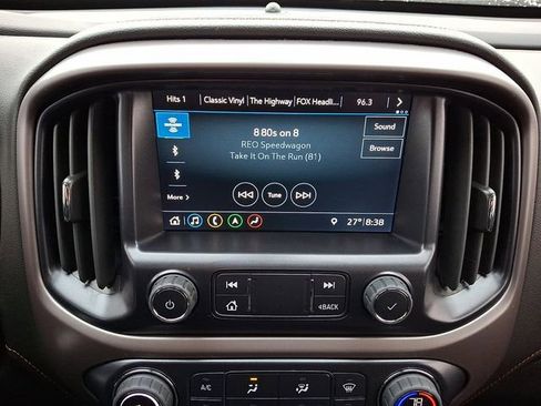 Used 2022 GMC Canyon AT4 image 17