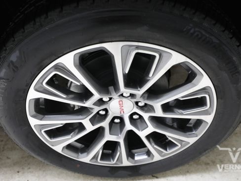 New 2026 GMC Yukon Denali w/ Sun & Power Step Package AWD/4WD image 30