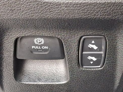 Used 2022 RAM 1500 Big Horn AWD/4WD image 25