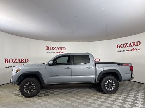 Used 2018 Toyota Tacoma TRD Off-Road image 5