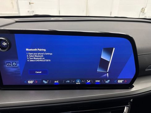 Used 2025 Chevrolet Traverse LT AWD/4WD image 30
