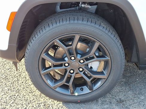 New 2025 Jeep Grand Cherokee Limited image 19