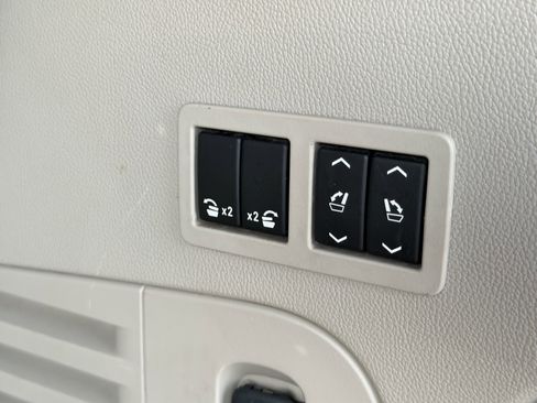 Used 2017 Cadillac Escalade Luxury RWD image 33