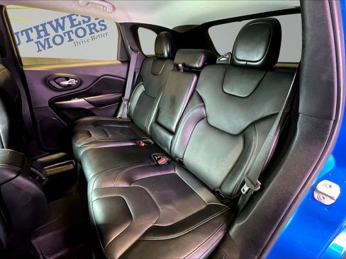Used 2022 Jeep Cherokee Latitude Lux AWD/4WD image 22