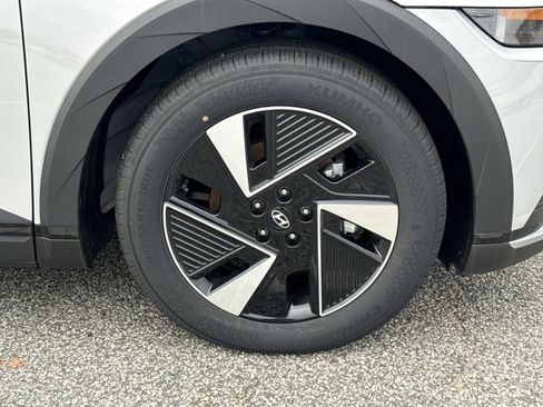 New 2025 Hyundai Ioniq 5 SEL image 12