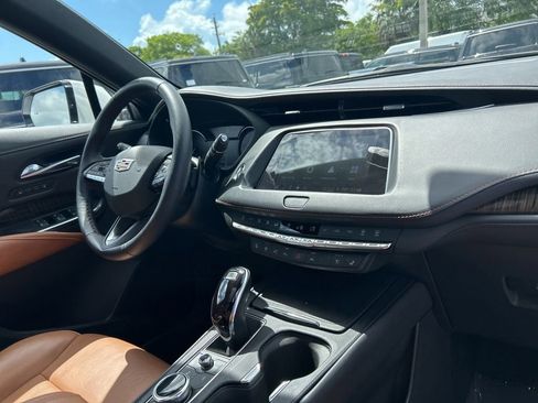 Used 2022 Cadillac XT4 Premium Luxury w/ Enhanced Visibility Package FWD image 25