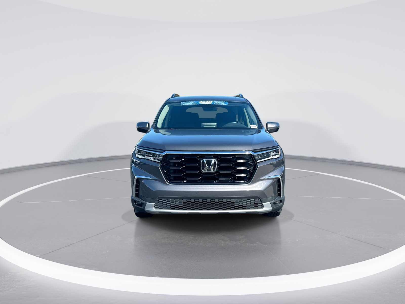 Used 2025 Honda Pilot Touring image 3