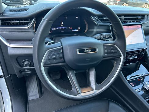 Used 2023 Jeep Grand Cherokee L Limited image 10