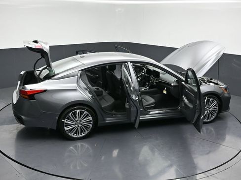 New 2025 Nissan Altima 2.5 SL image 35