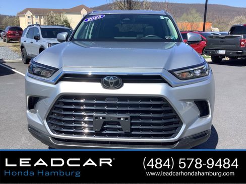 Used 2025 Toyota Grand Highlander AWD image 10