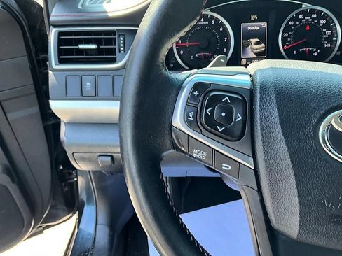 Used 2015 Toyota Camry SE FWD image 32