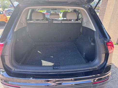 Used 2018 Volkswagen Tiguan S image 12