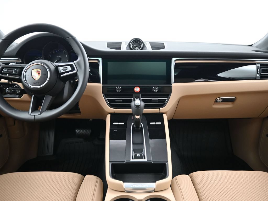 Certified 2026 Porsche Macan AWD/4WD image 9