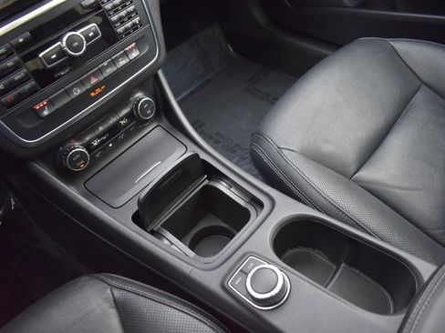 Used 2014 Mercedes-Benz CLA 250 4MATIC image 23