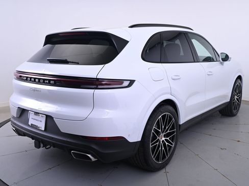 Certified 2025 Porsche Cayenne image 7