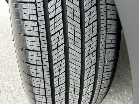 Used 2023 Buick Envision Preferred image 48