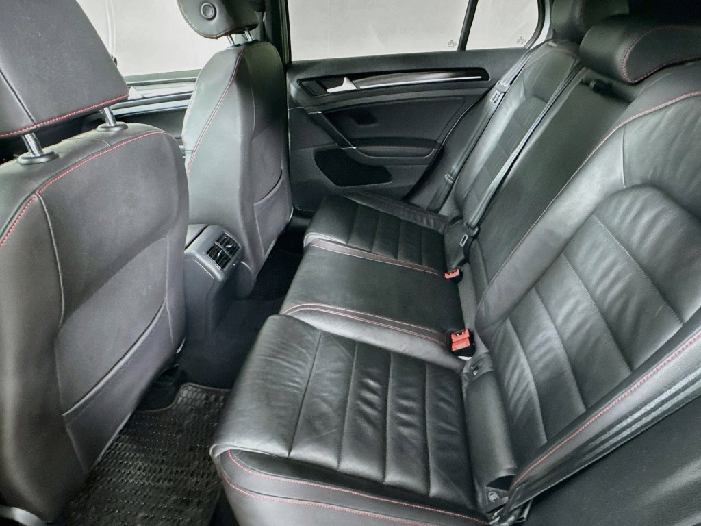 Used 2015 Volkswagen GTI SE FWD image 30