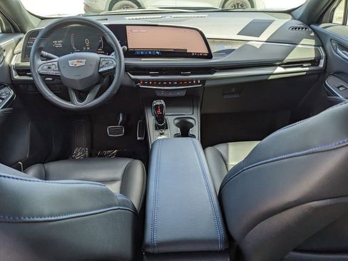 Used 2024 Cadillac XT4 Sport FWD image 15