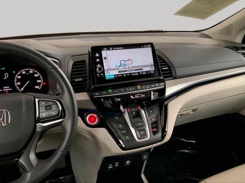 Used 2025 Honda Odyssey Touring image 7